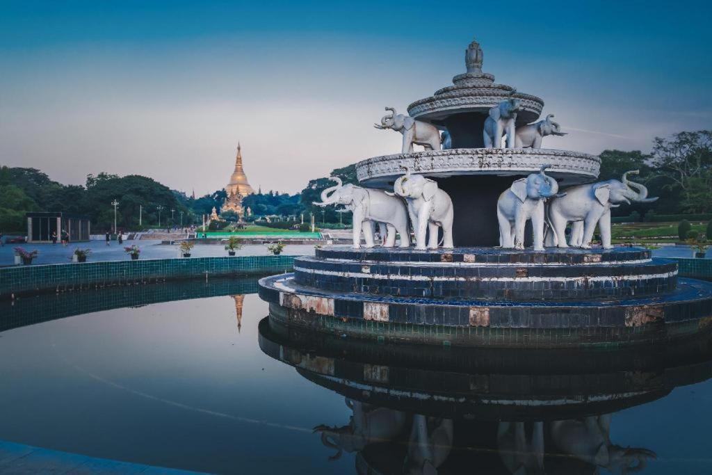 Royal Khattar Hotel Yangon Exterior photo