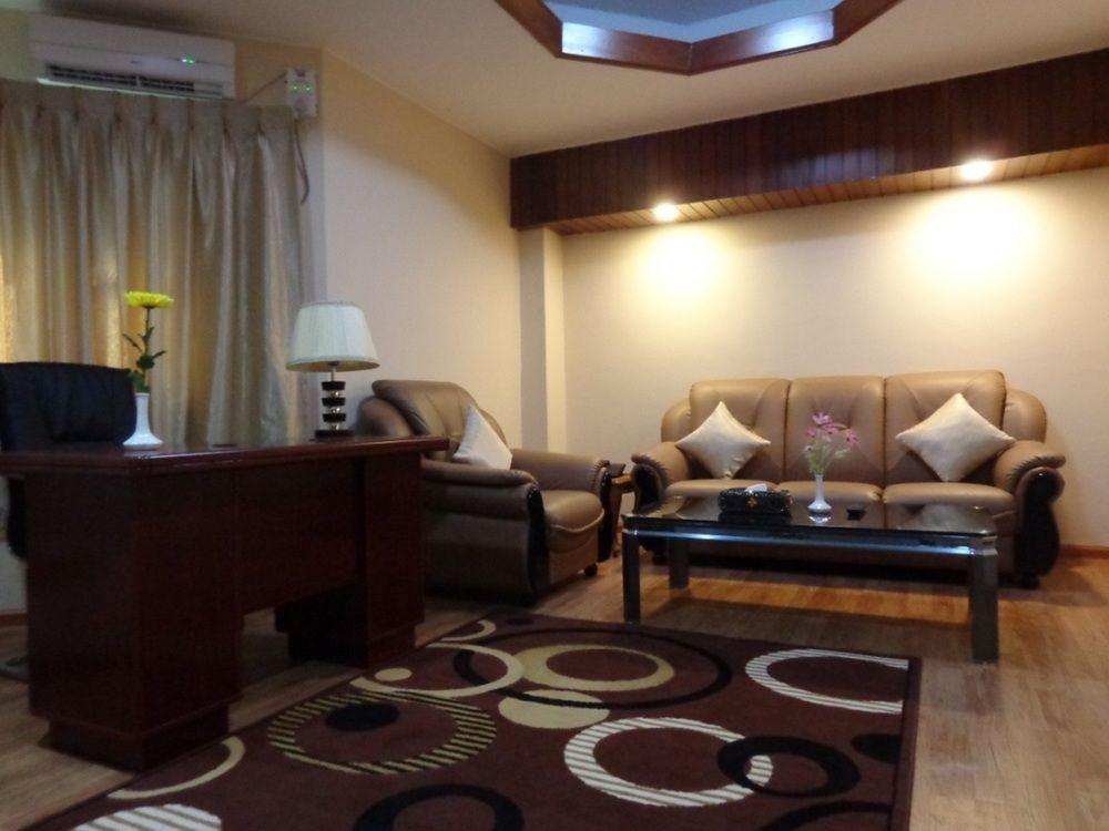 Royal Khattar Hotel Yangon Exterior photo